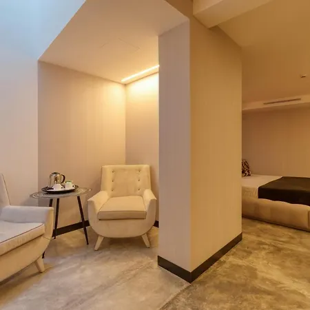 Well & Hotell Maceira (Lisbon)