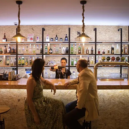 Well & Maceira (Lisbon)