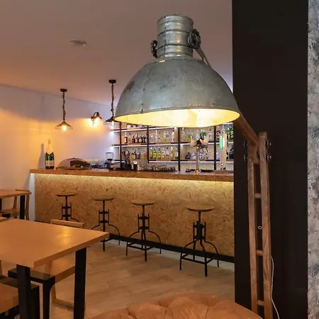 Well & Maceira (Lisbon)