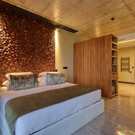 Well & Hotel