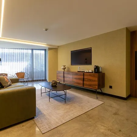 Well & Hotel