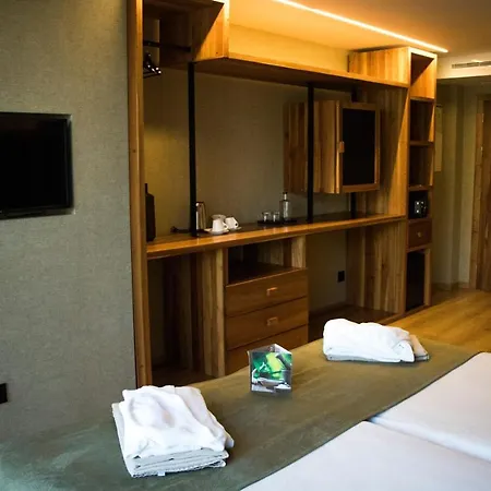 Well & Hotel